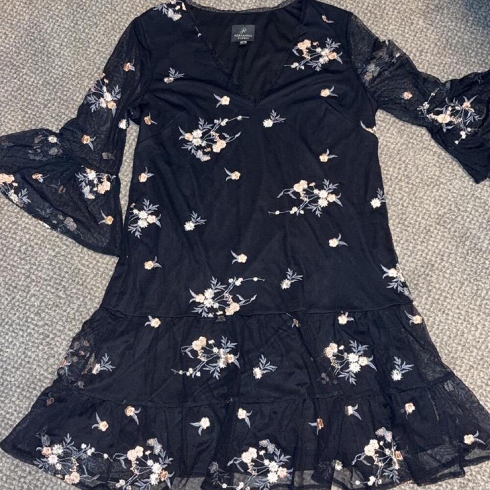 Adrianna Papell Intricate Raised Floral
